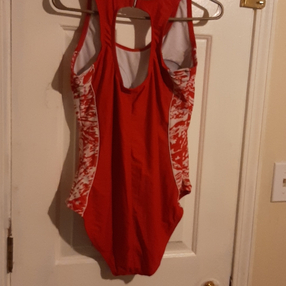 Swimsuit - Picture 2 of 3